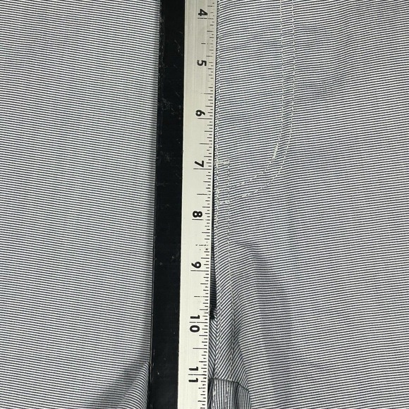 Travis Mathew Mens 36 Gold Shorts Blue Striped Regular Fit‎ Mid Rise Pockets Zip - Picture 5 of 10